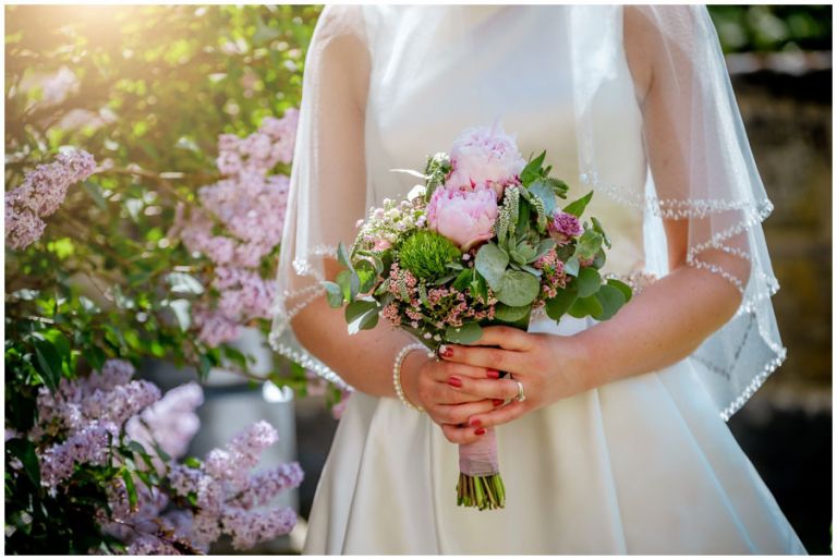Andrea & Stefan | Standesamtliche Hochzeit im weissen Schloss in